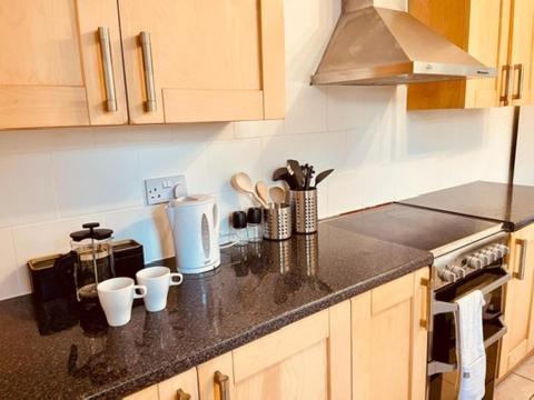 Two Bedroom, Off-Road Parking Ludgershall  المظهر الخارجي الصورة