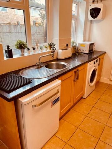 Two Bedroom, Off-Road Parking Ludgershall  المظهر الخارجي الصورة